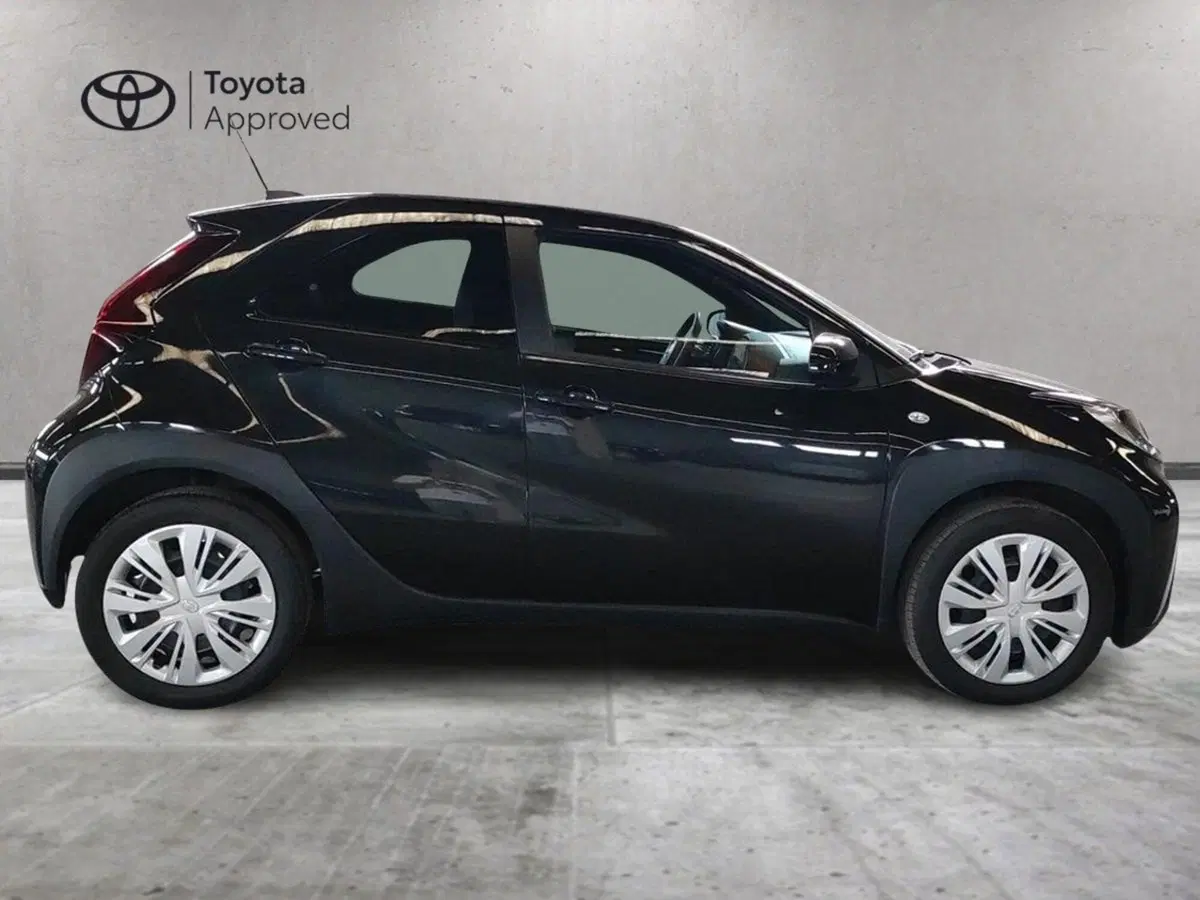 Toyota Aygo X usata a Milano (5)