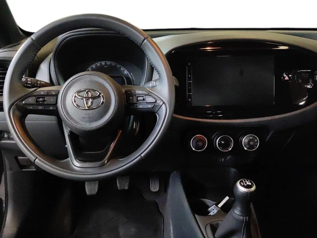Toyota Aygo X usata a Milano (9)