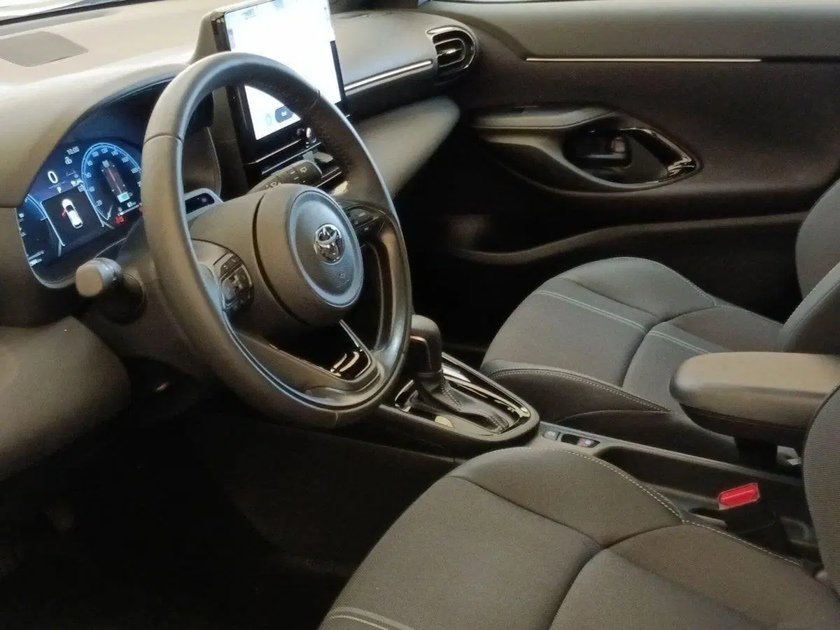 Toyota Yaris Cross usata a Milano (6)