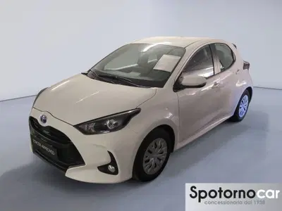 Toyota Yaris 1.5 Hybrid 5 porte Energy del 2022 usata a Milano