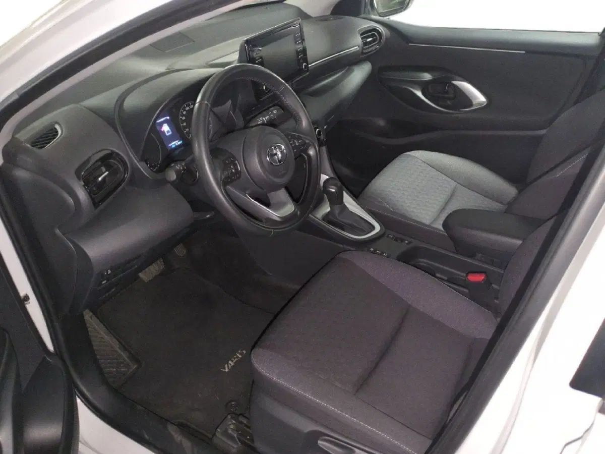 Toyota Yaris usata a Milano (10)