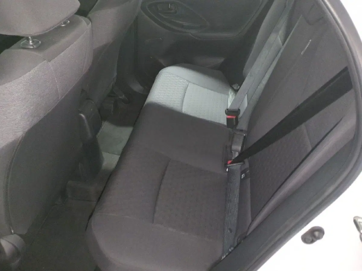 Toyota Yaris usata a Milano (9)