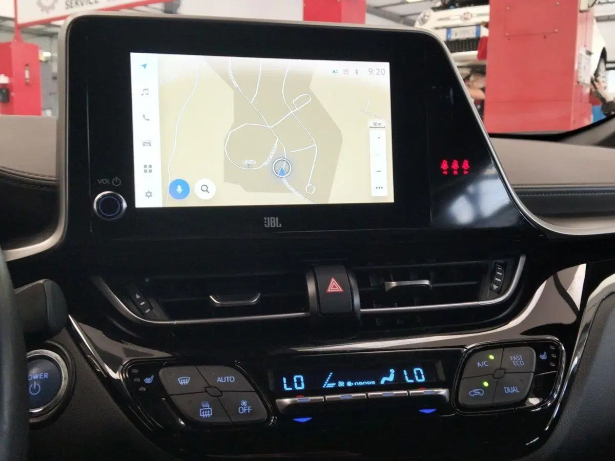 Toyota Toyota C-HR usata a Roma (10)