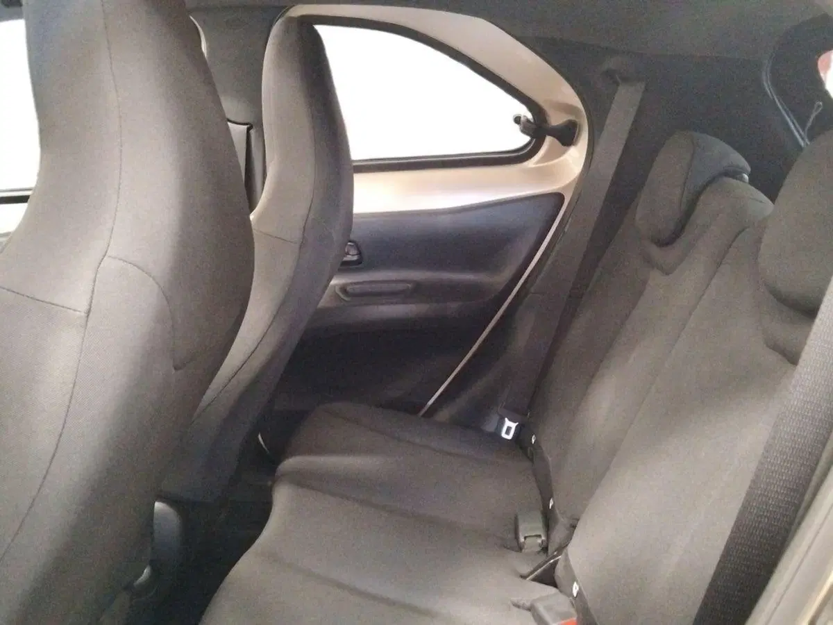 Toyota Aygo X usata a Roma (11)