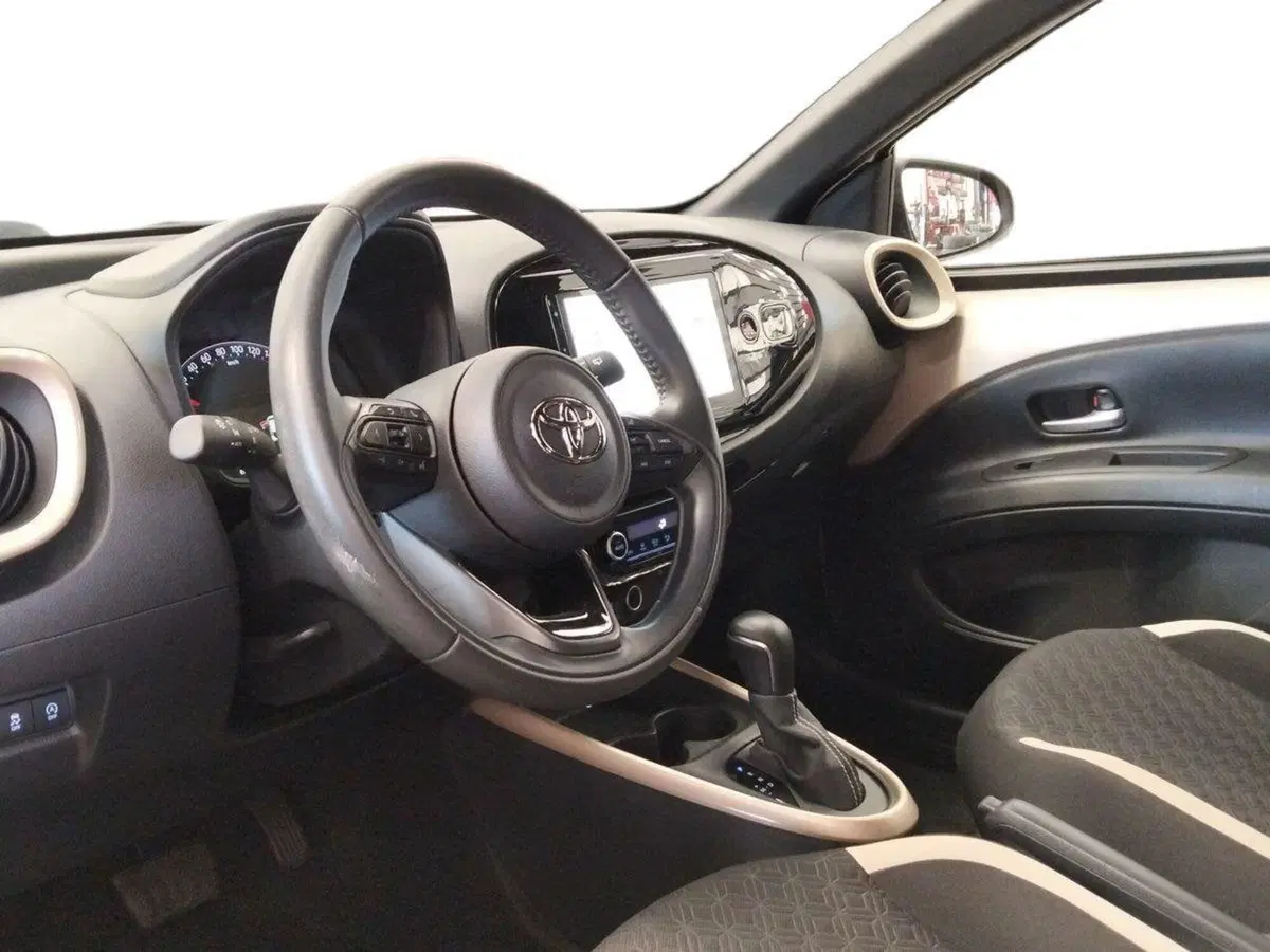Toyota Aygo X usata a Roma (7)