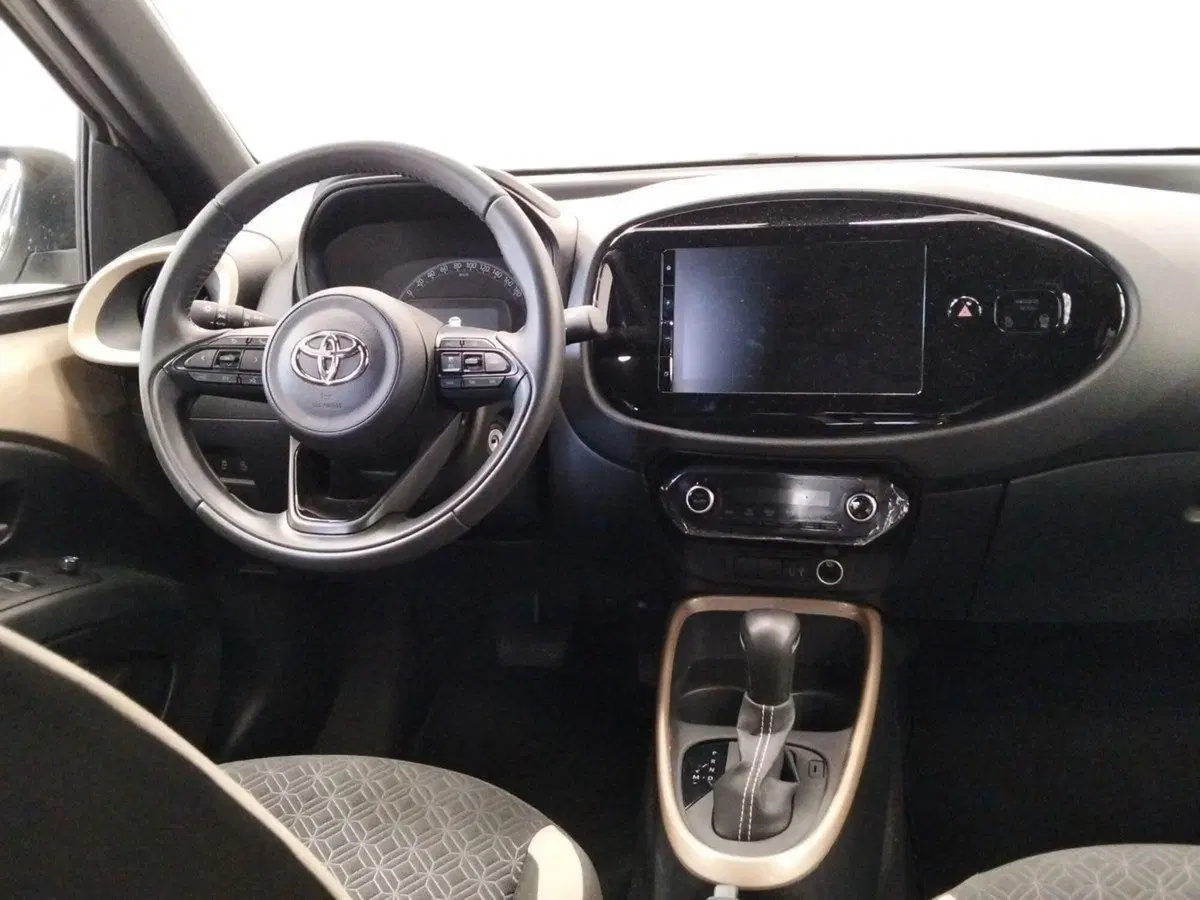 Toyota Aygo X usata a Roma (8)