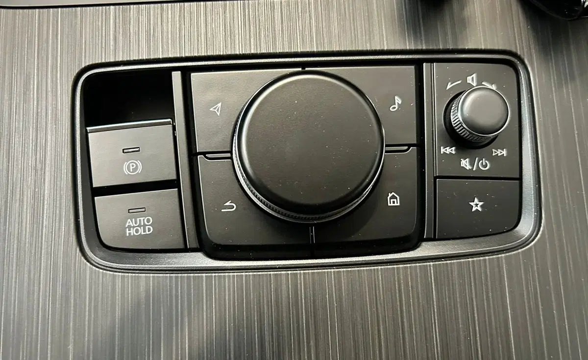 Mazda CX-60 nuova a Pavia (11)