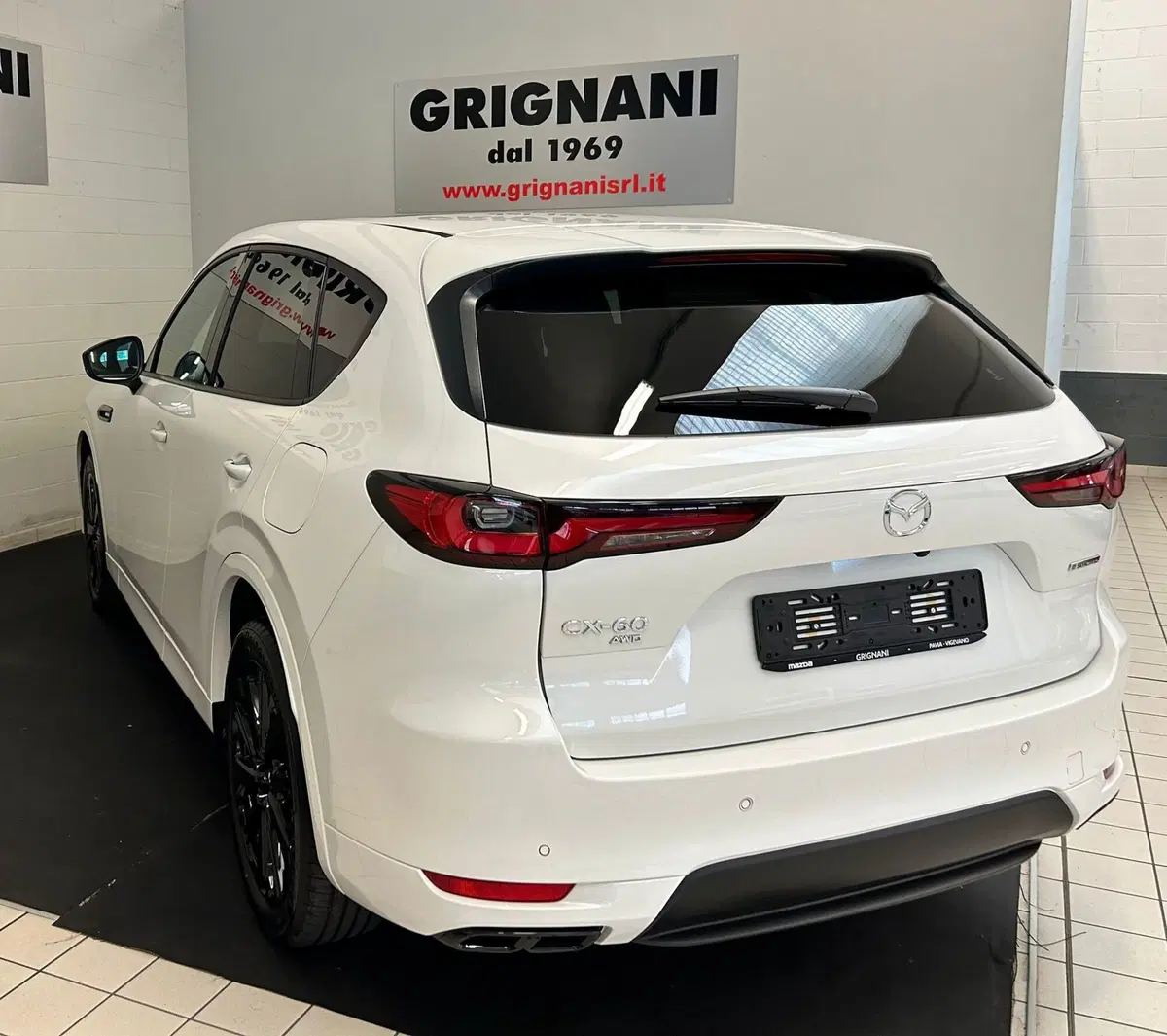 Mazda CX-60 nuova a Pavia (4)