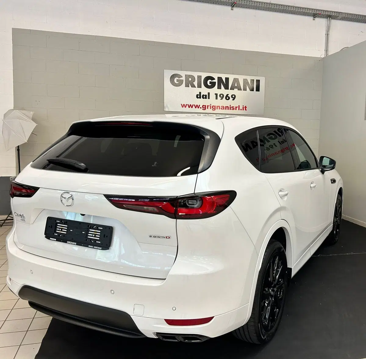 Mazda CX-60 nuova a Pavia (5)