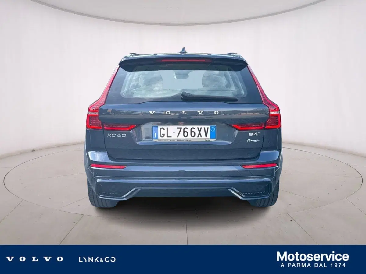 Volvo XC60 usata a Parma (11)