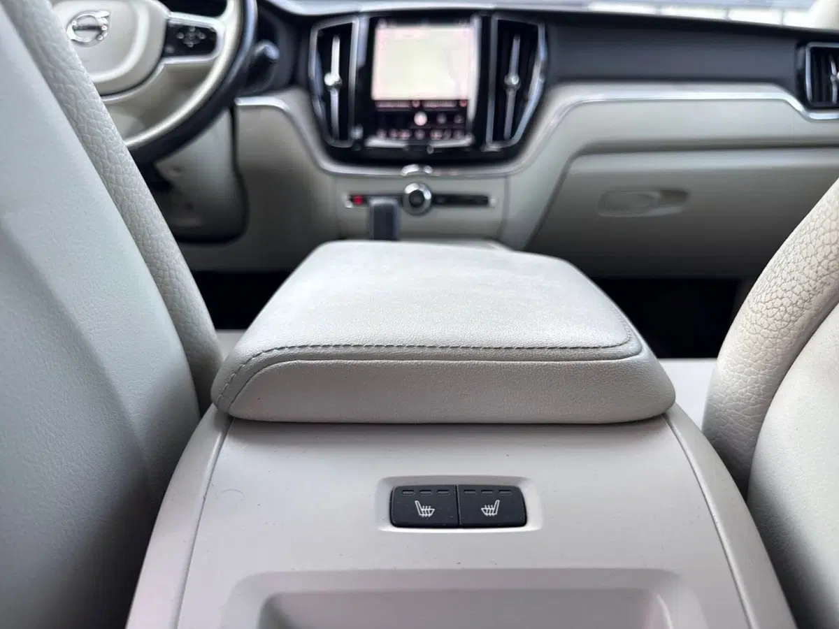 Volvo XC60 usata a Parma (16)