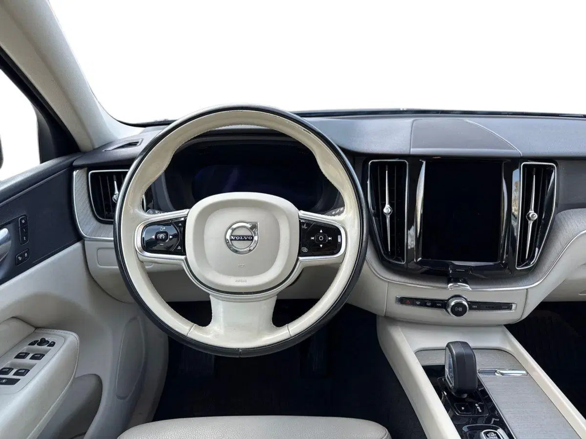 Volvo XC60 usata a Parma (7)