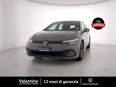 Volkswagen Golf 1.0 eTSI EVO DSG Life del 2023 usata a Roma