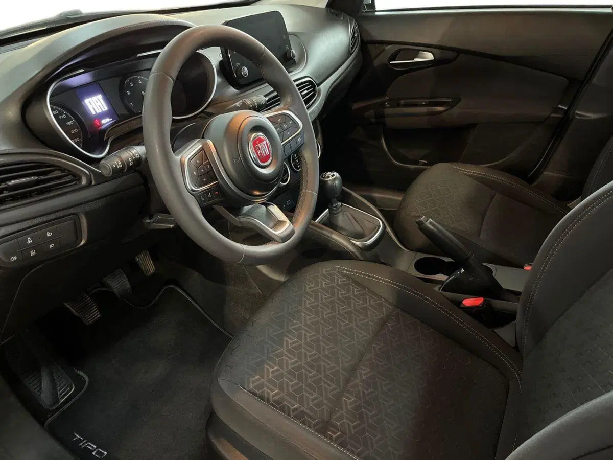 Fiat Tipo usata a Bari (10)