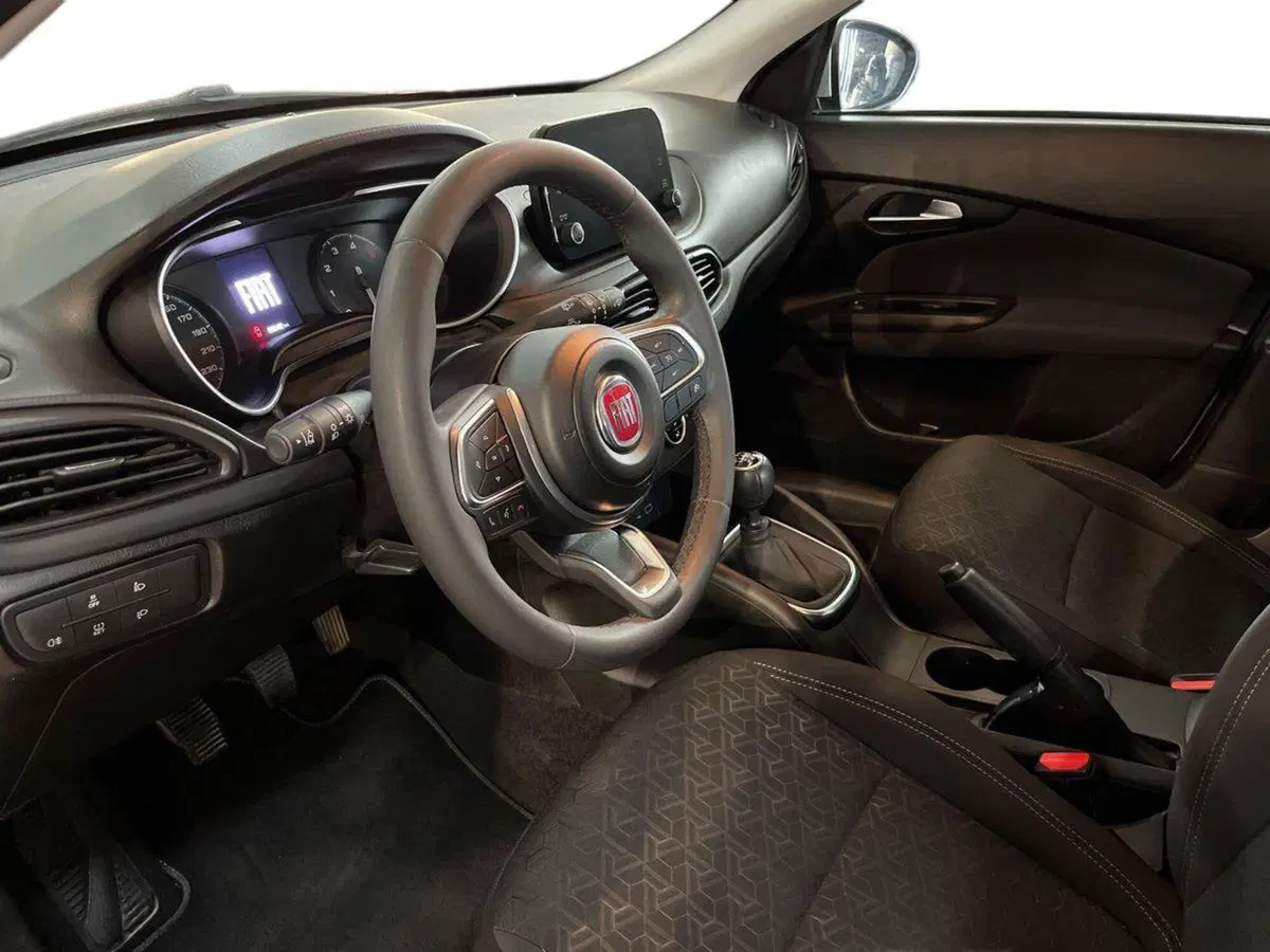 Fiat Tipo usata a Bari (7)