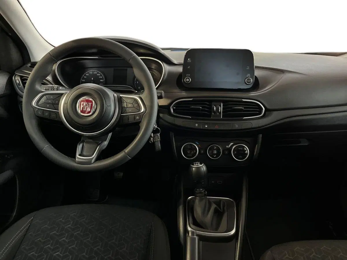 Fiat Tipo usata a Bari (8)