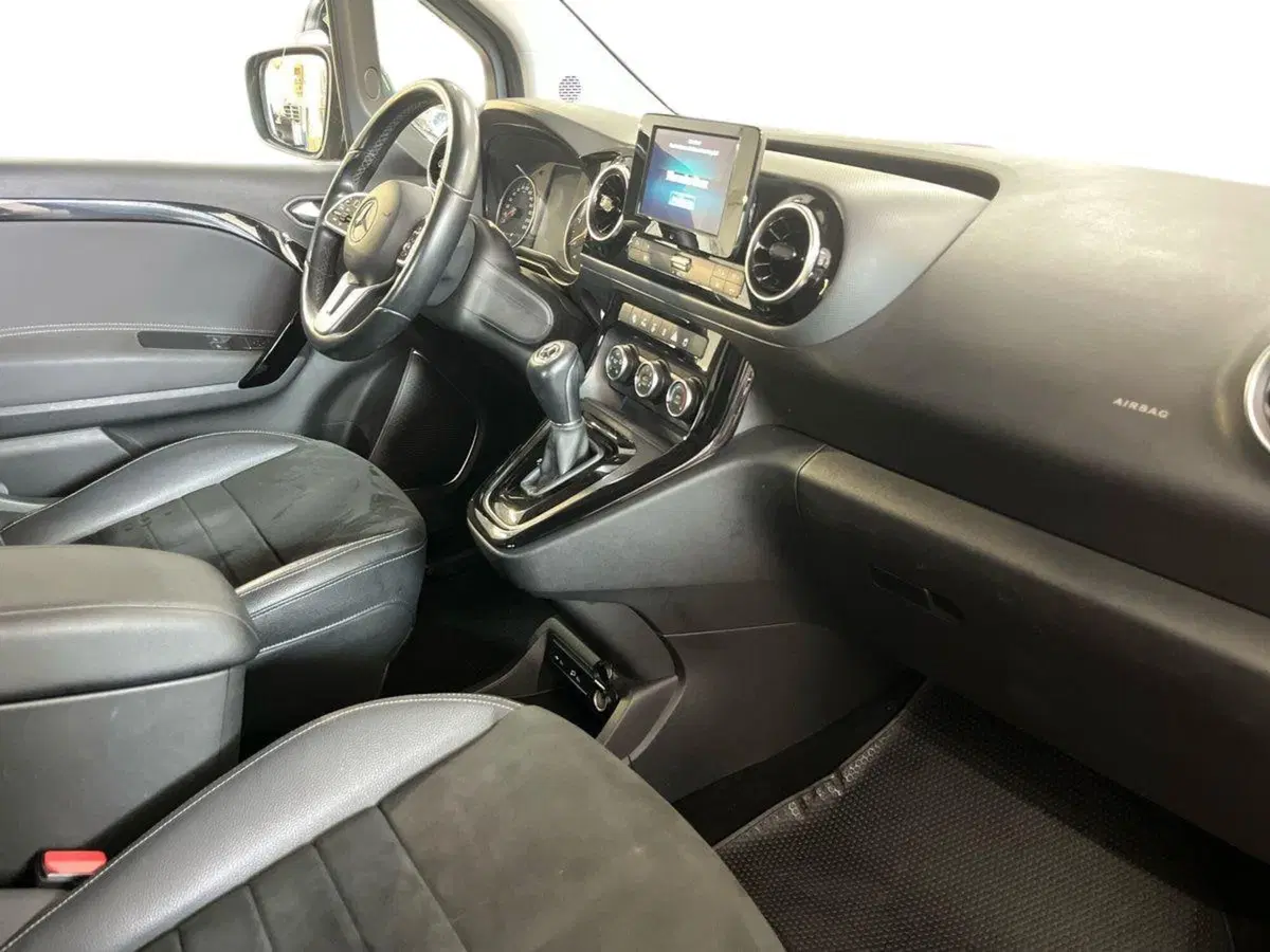 Mercedes-Benz Classe T usata a Bari (9)