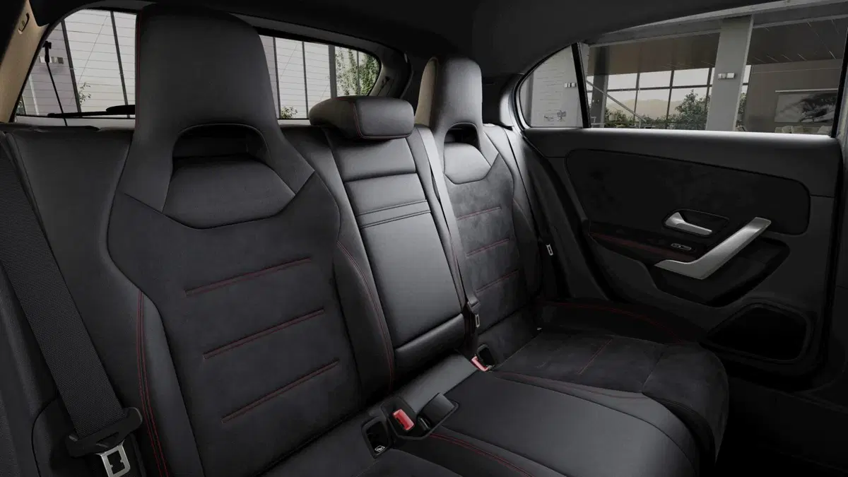 Mercedes-Benz Classe A nuova a Milano (6)