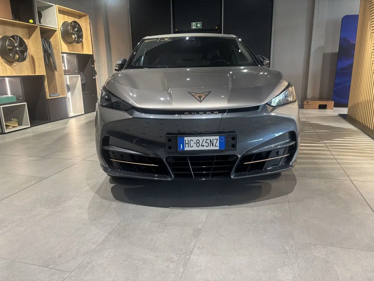 Cupra Tavascan nuova a Ferrara (2)