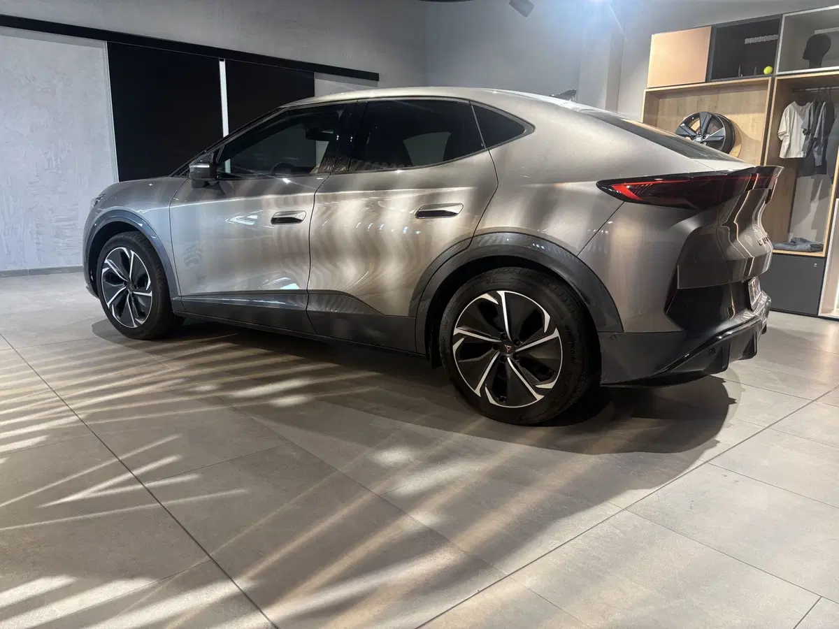 Cupra Tavascan nuova a Ferrara (7)
