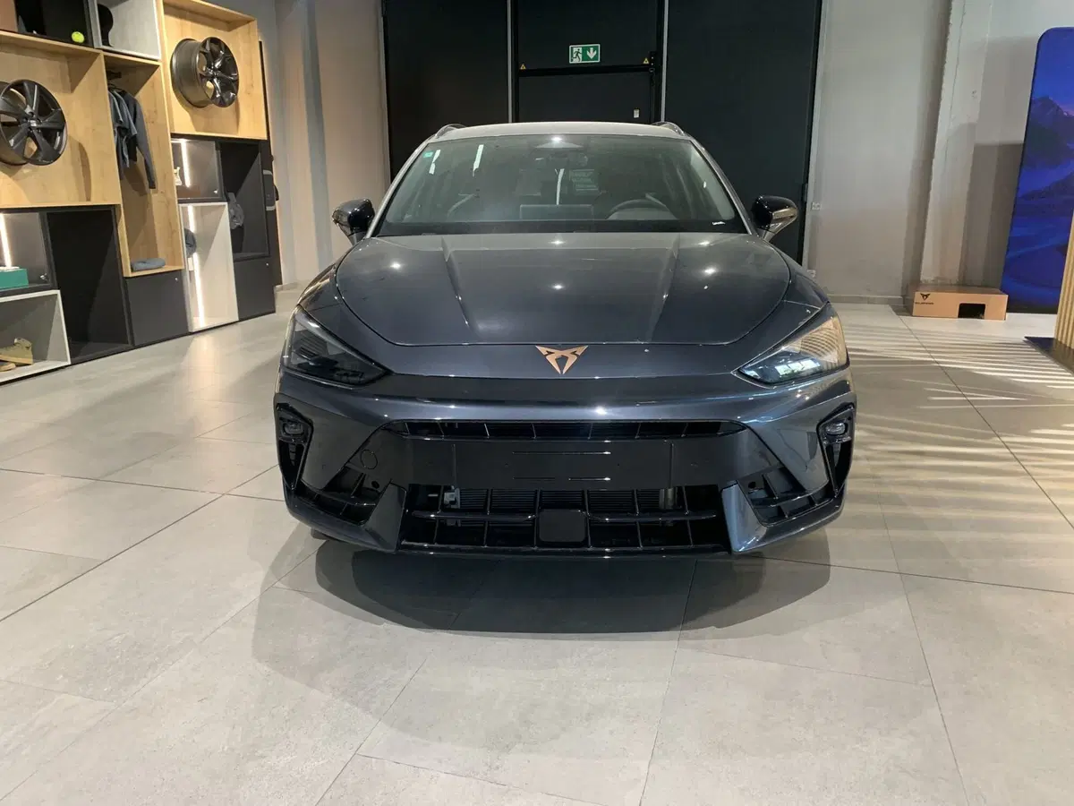 Cupra Leon Station Wagon nuova a Ferrara (2)
