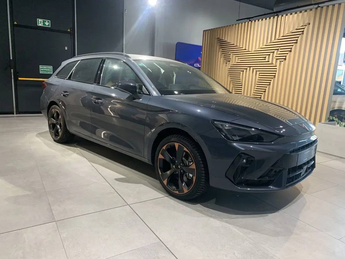 Cupra Leon Station Wagon nuova a Ferrara (3)