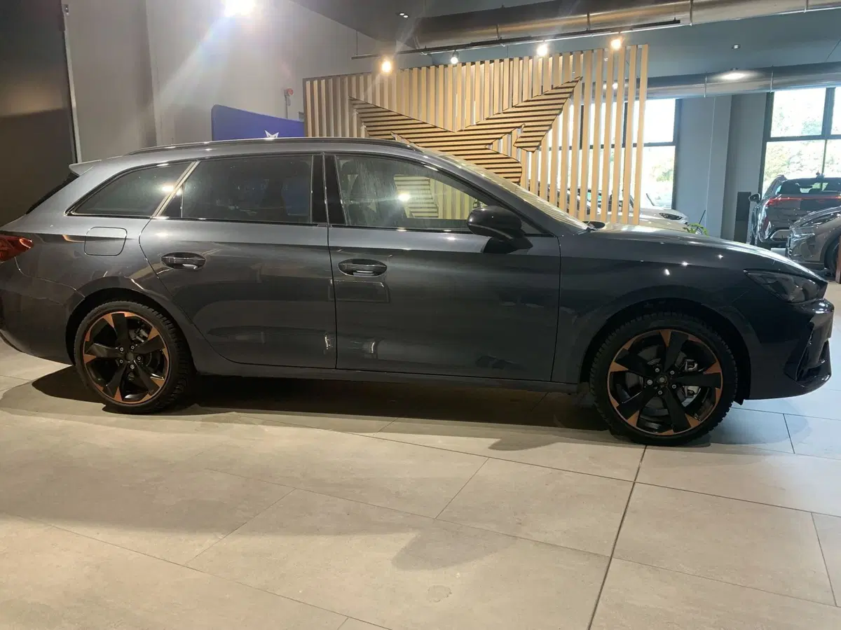 Cupra Leon Station Wagon nuova a Ferrara (4)