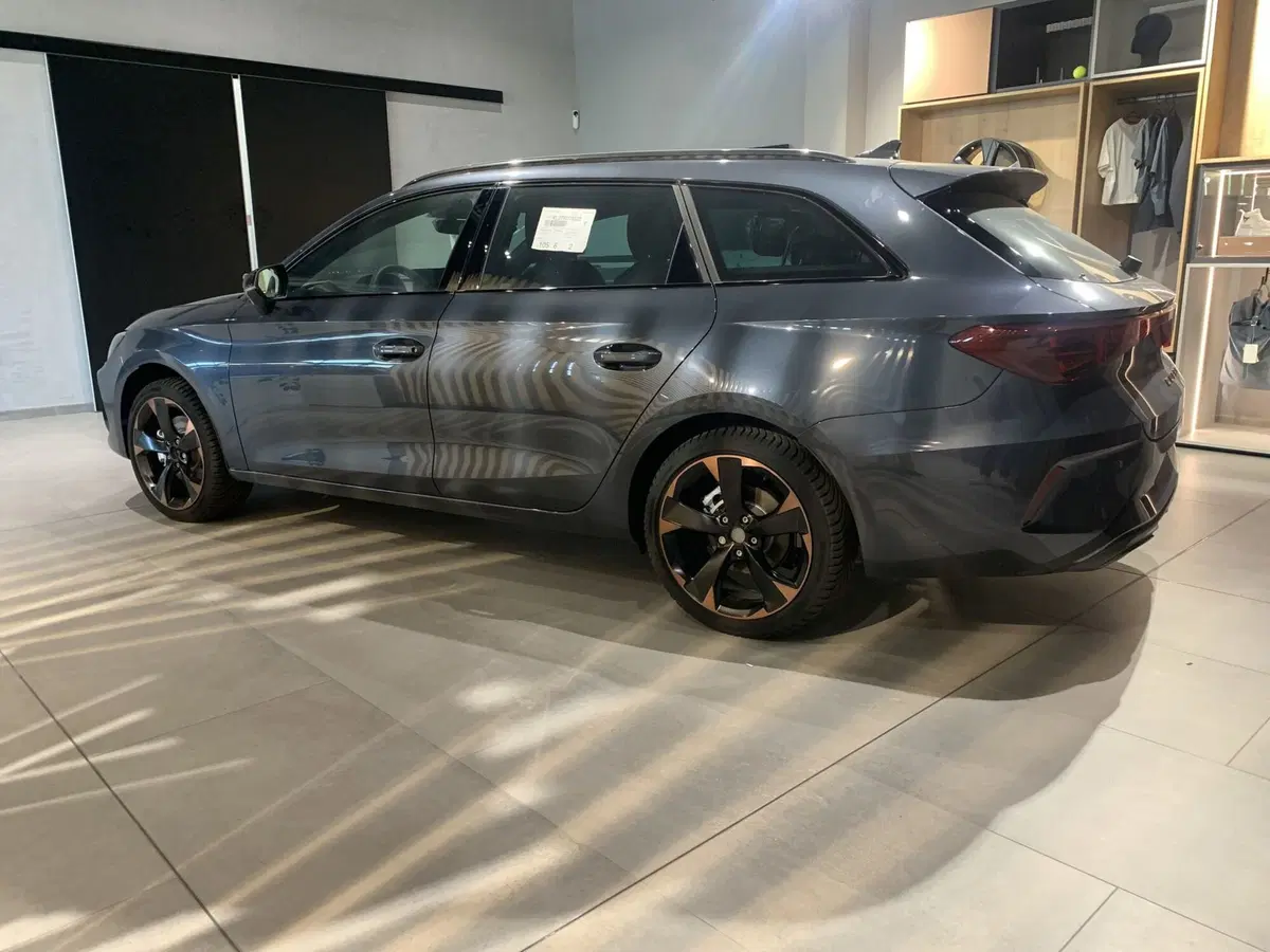 Cupra Leon Station Wagon nuova a Ferrara (7)