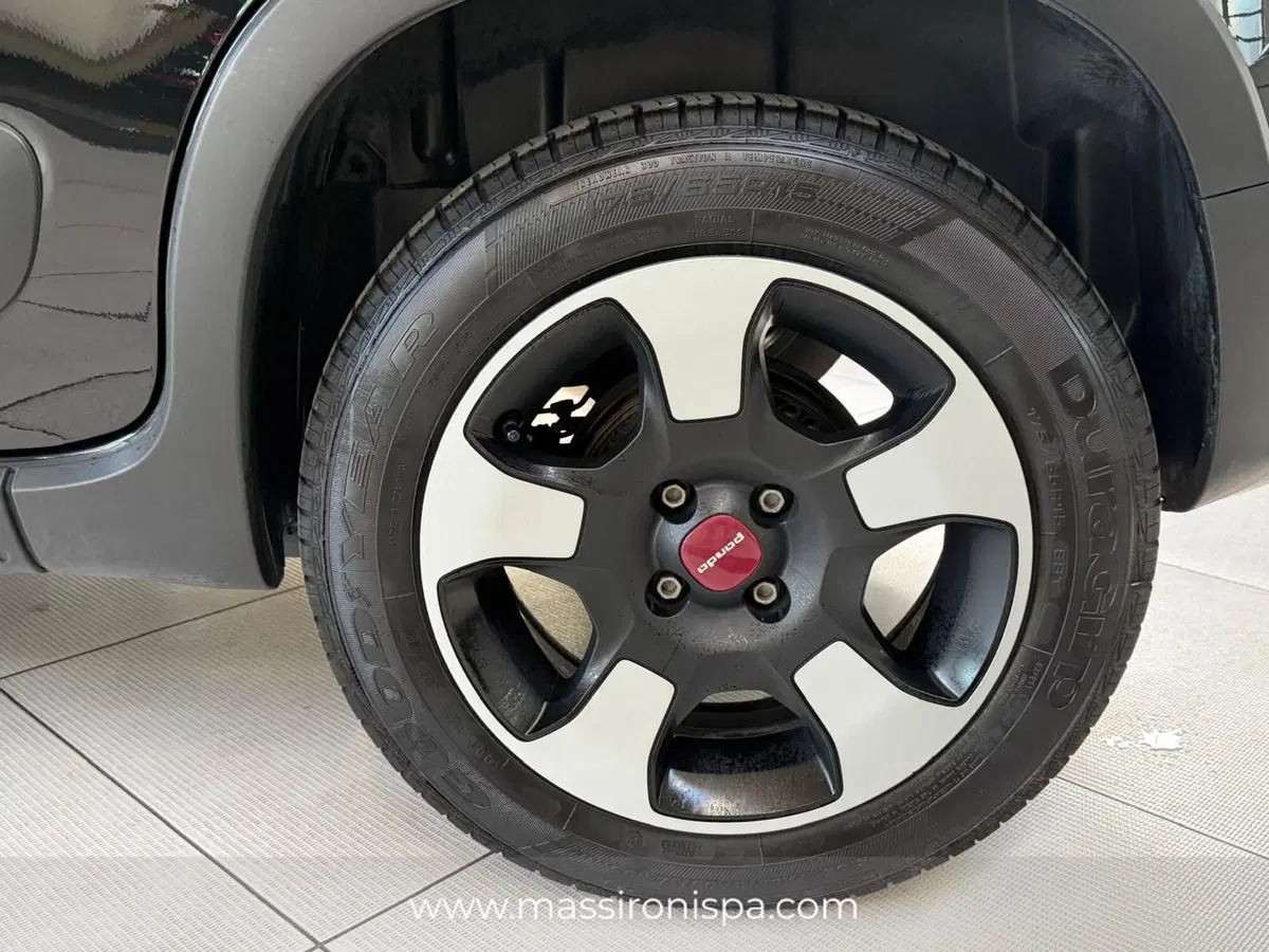 Fiat Panda Cross usata a Milano (13)