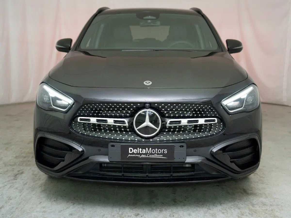 Mercedes-Benz GLA SUV nuova a Macerata