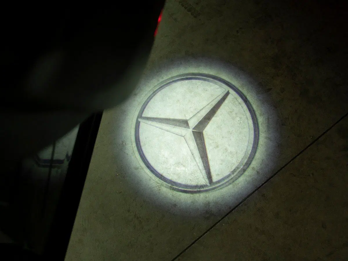 Mercedes-Benz GLA SUV nuova a Macerata (15)