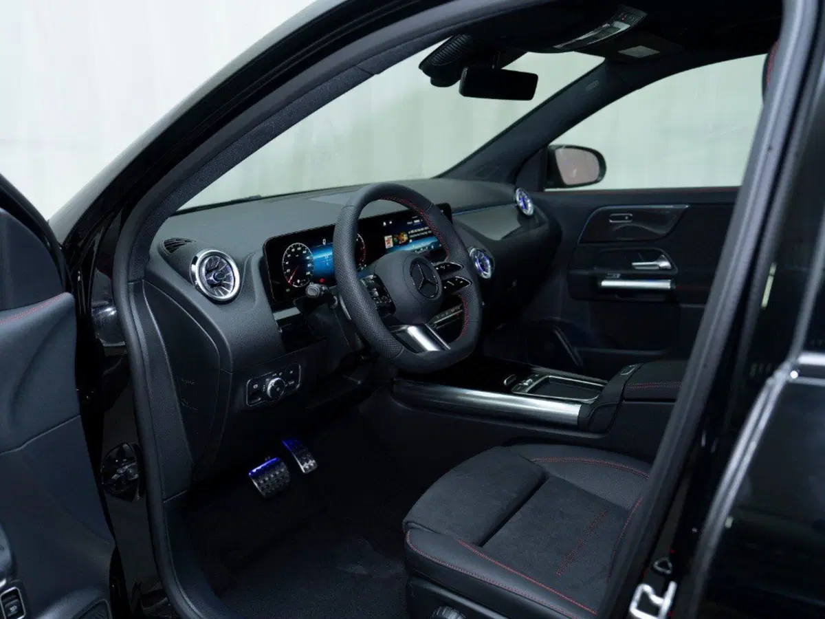 Mercedes-Benz GLA SUV nuova a Macerata (17)