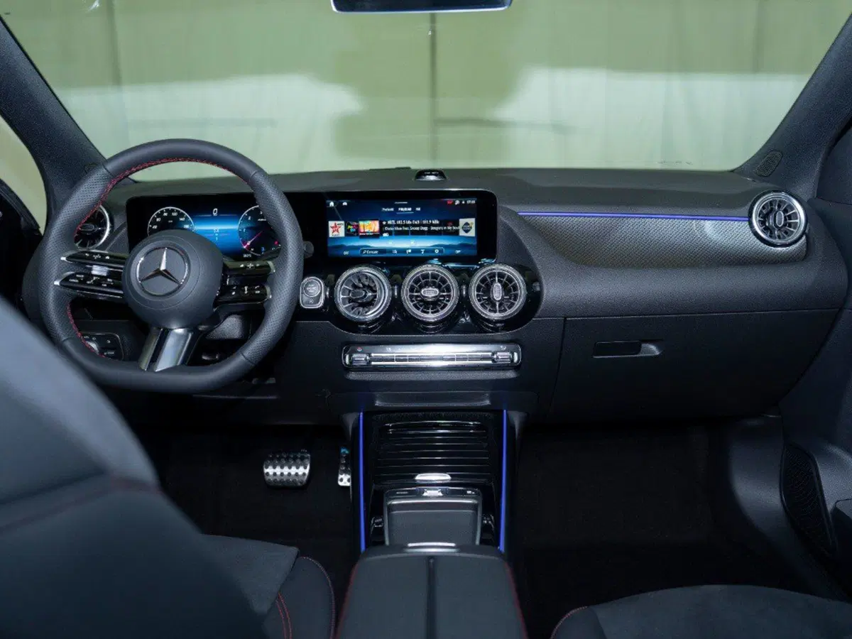 Mercedes-Benz GLA SUV nuova a Macerata (19)