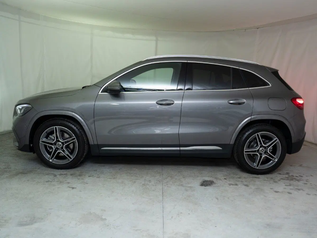 Mercedes-Benz GLA SUV nuova a Macerata
