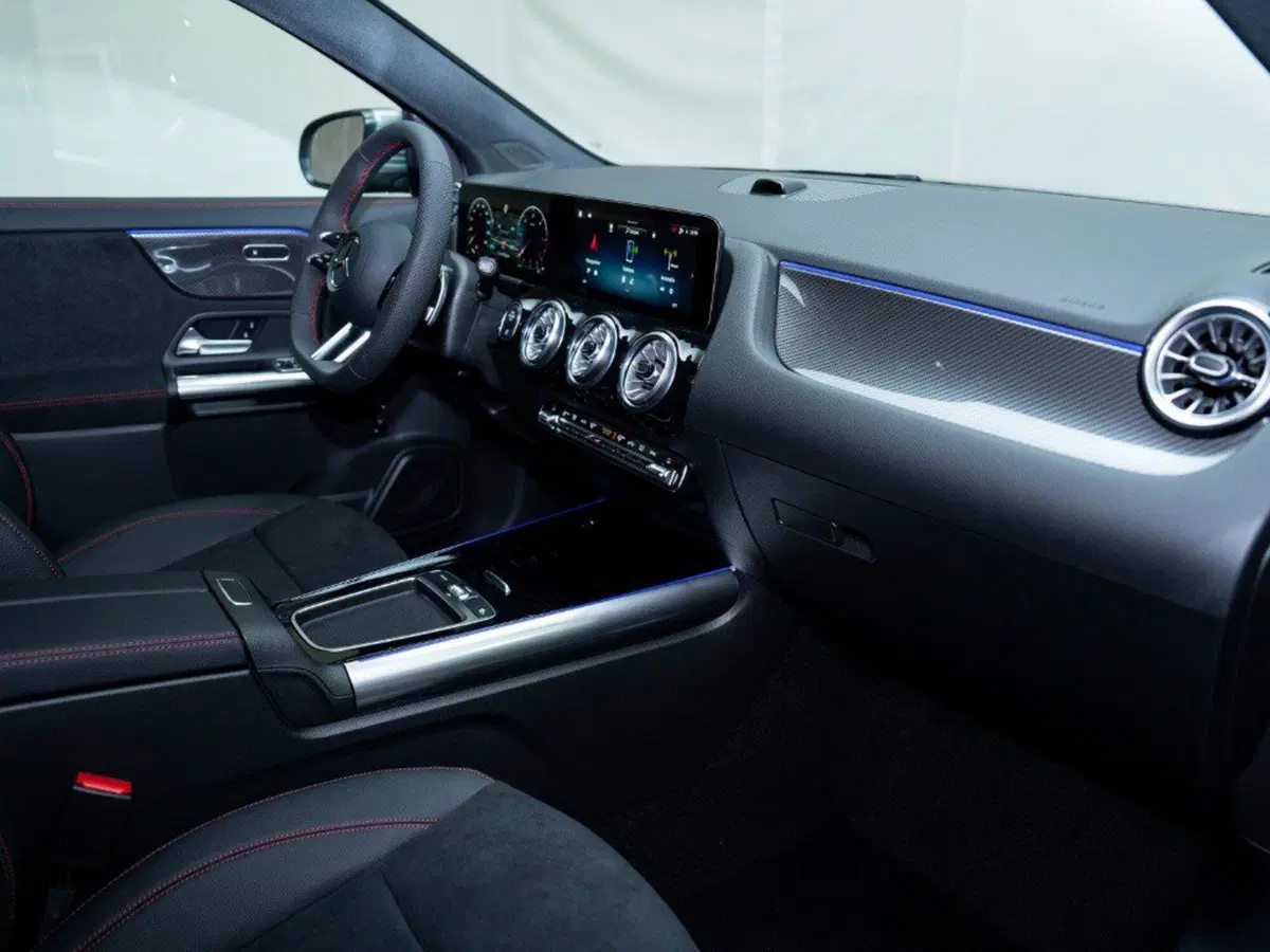 Mercedes-Benz GLA SUV nuova a Macerata (15)