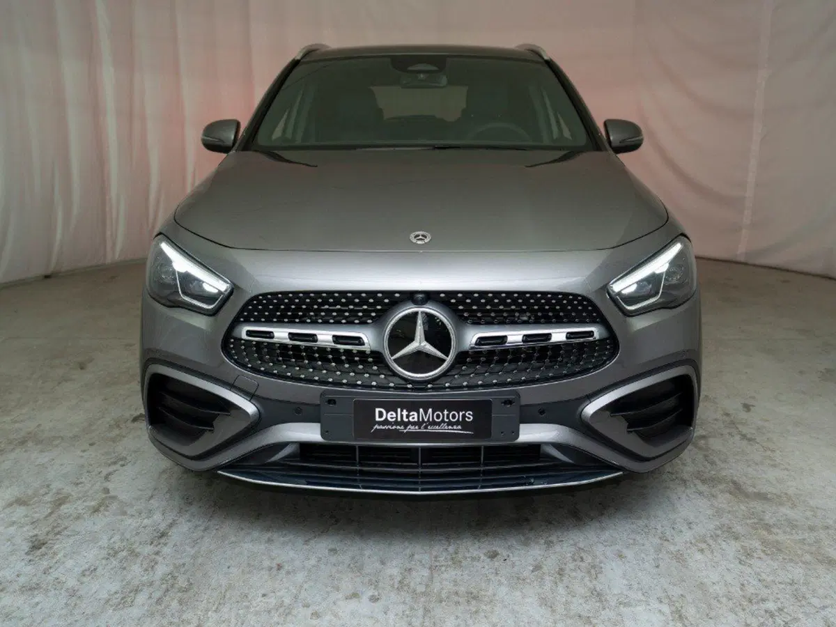 Mercedes-Benz GLA SUV nuova a Macerata (7)