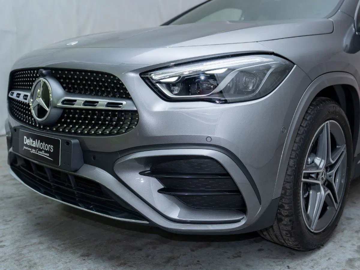 Mercedes-Benz GLA SUV nuova a Macerata (8)