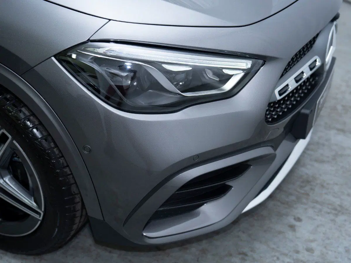 Mercedes-Benz GLA SUV nuova a Macerata (10)