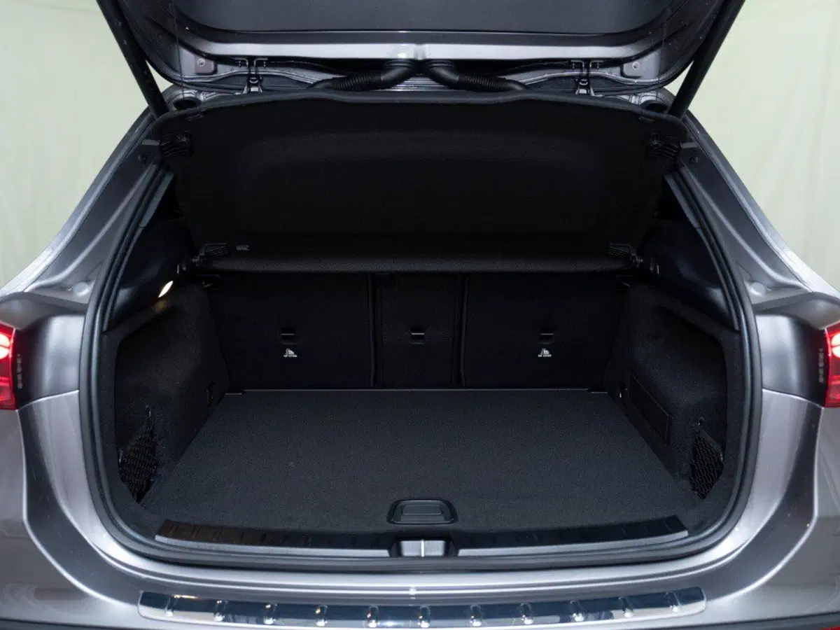 Mercedes-Benz GLA SUV nuova a Macerata (12)
