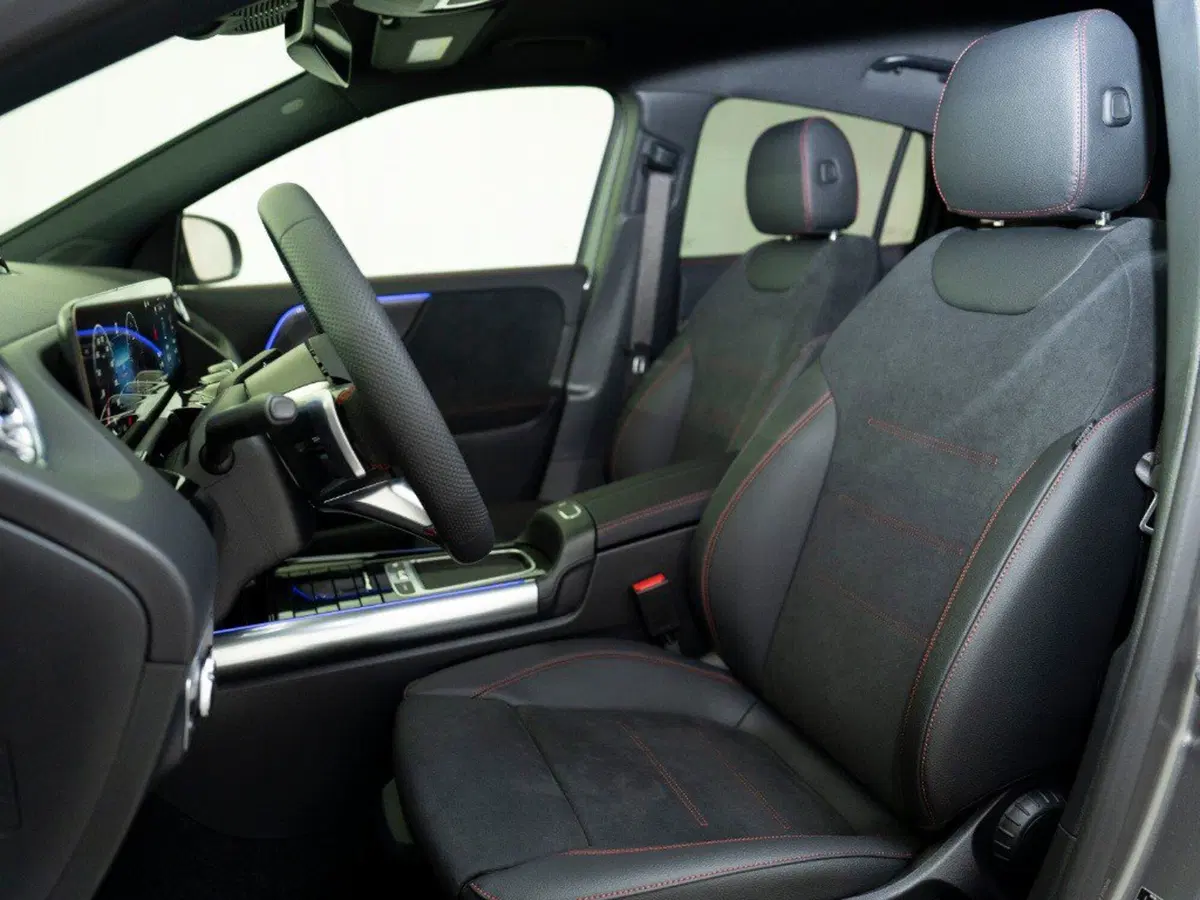 Mercedes-Benz GLA SUV nuova a Macerata (14)