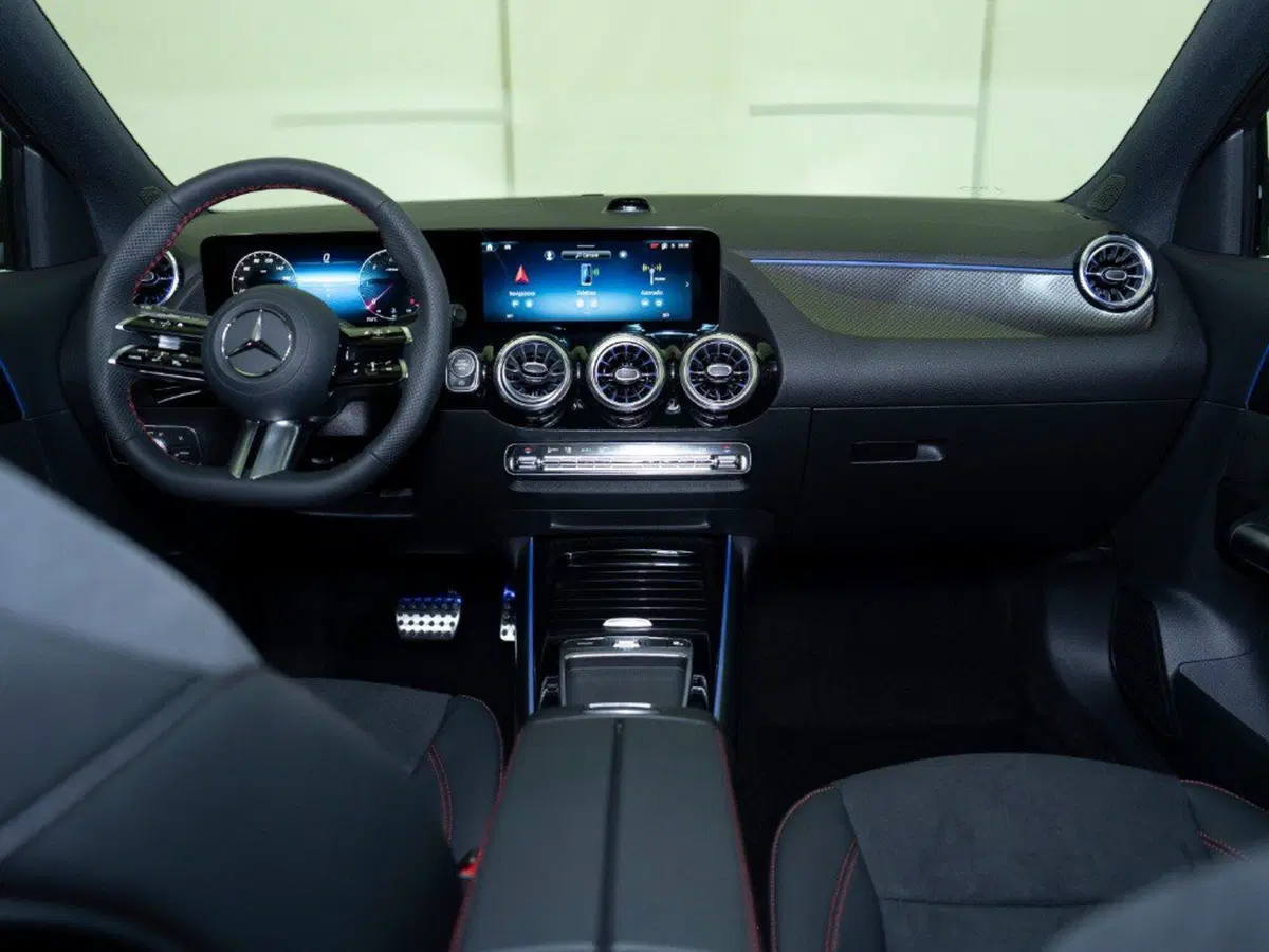 Mercedes-Benz GLA SUV nuova a Macerata (19)