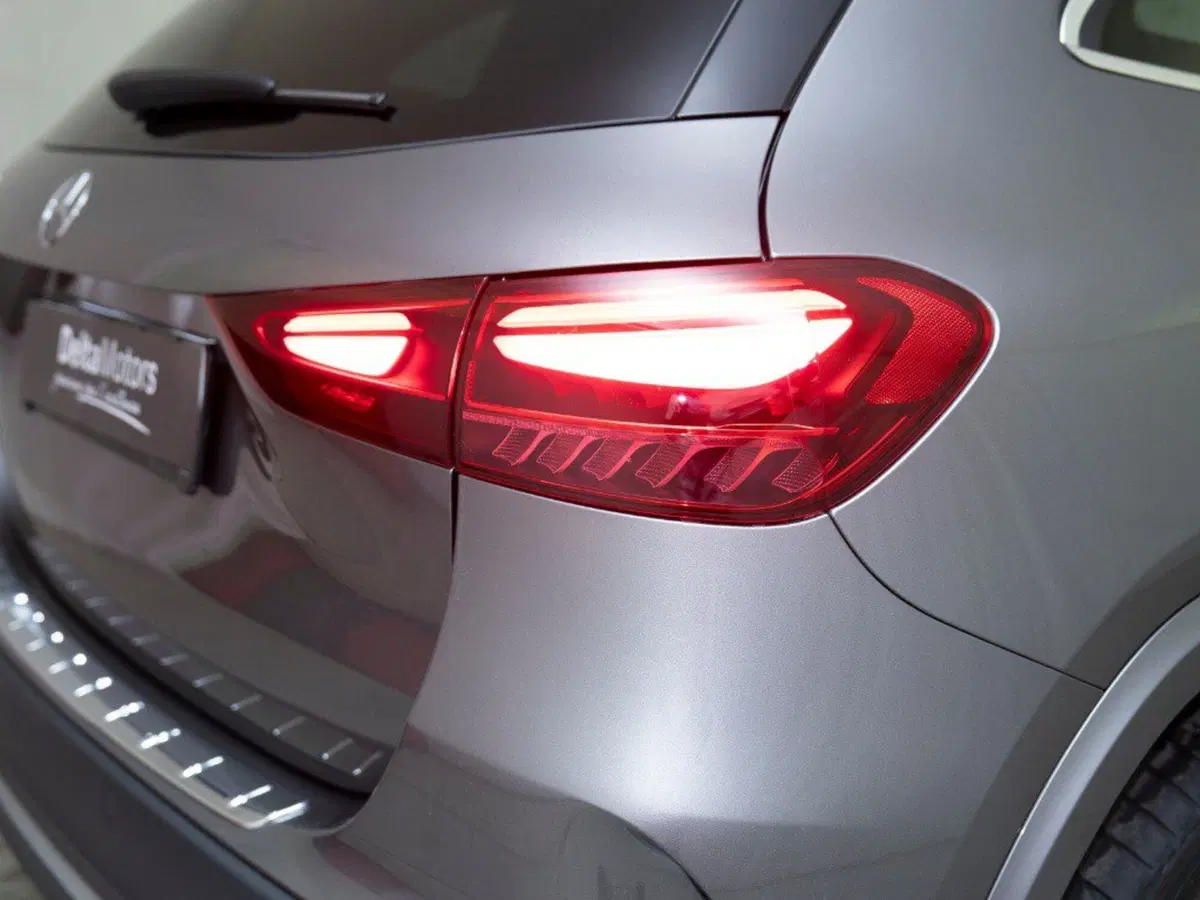 Mercedes-Benz GLA SUV nuova a Macerata (8)
