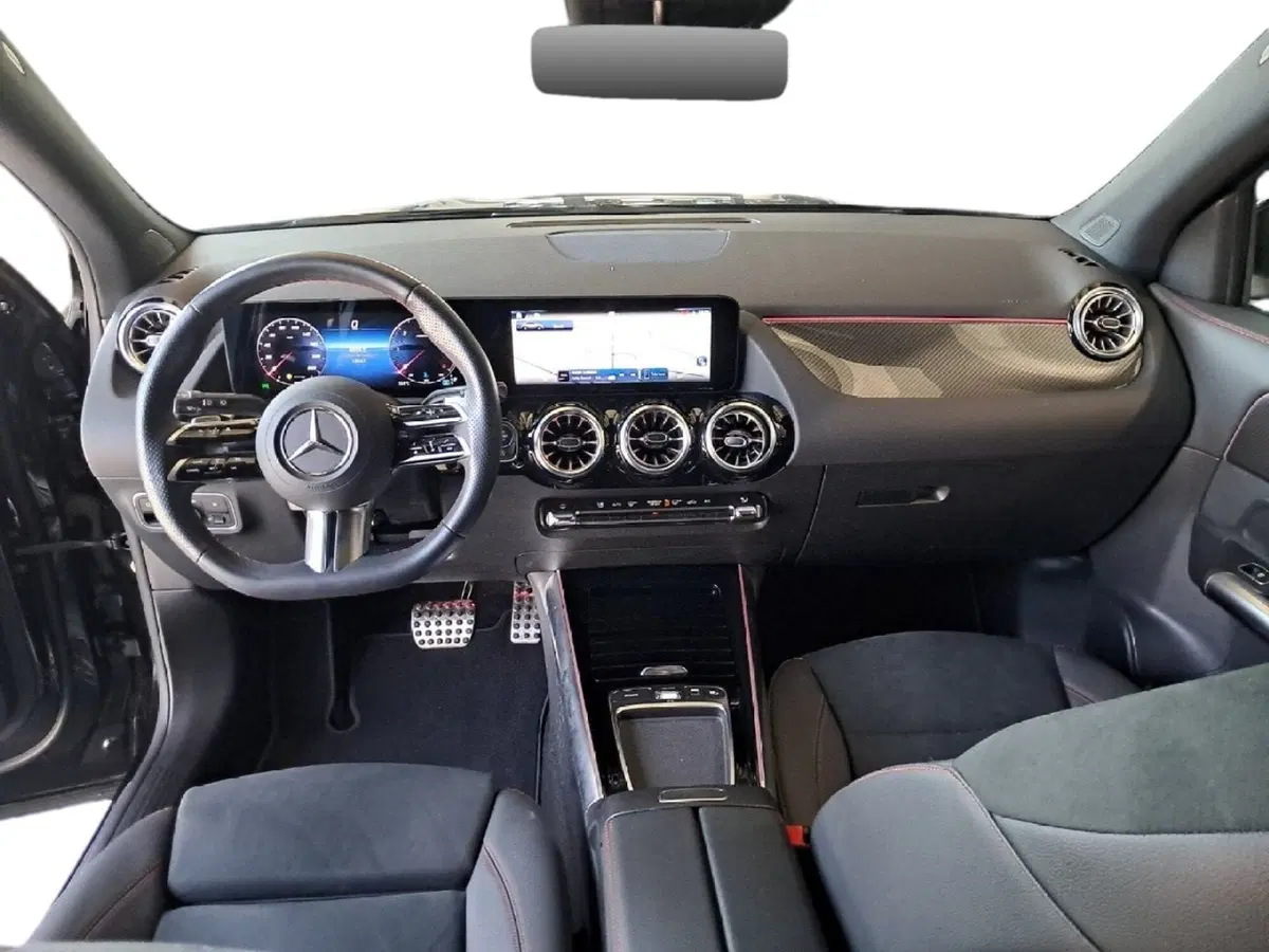 Mercedes-Benz GLA SUV usata a Salerno (12)