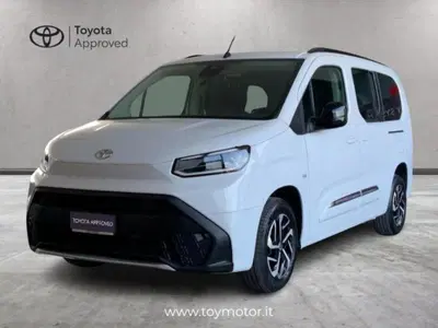 Toyota Proace City Verso City Verso 1.5D 130 CV S&S Short Executive del 2024 usata a Arezzo