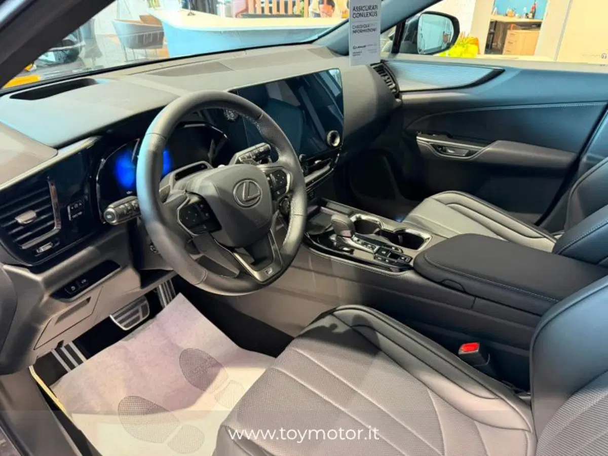 Lexus NX nuova a Perugia (10)