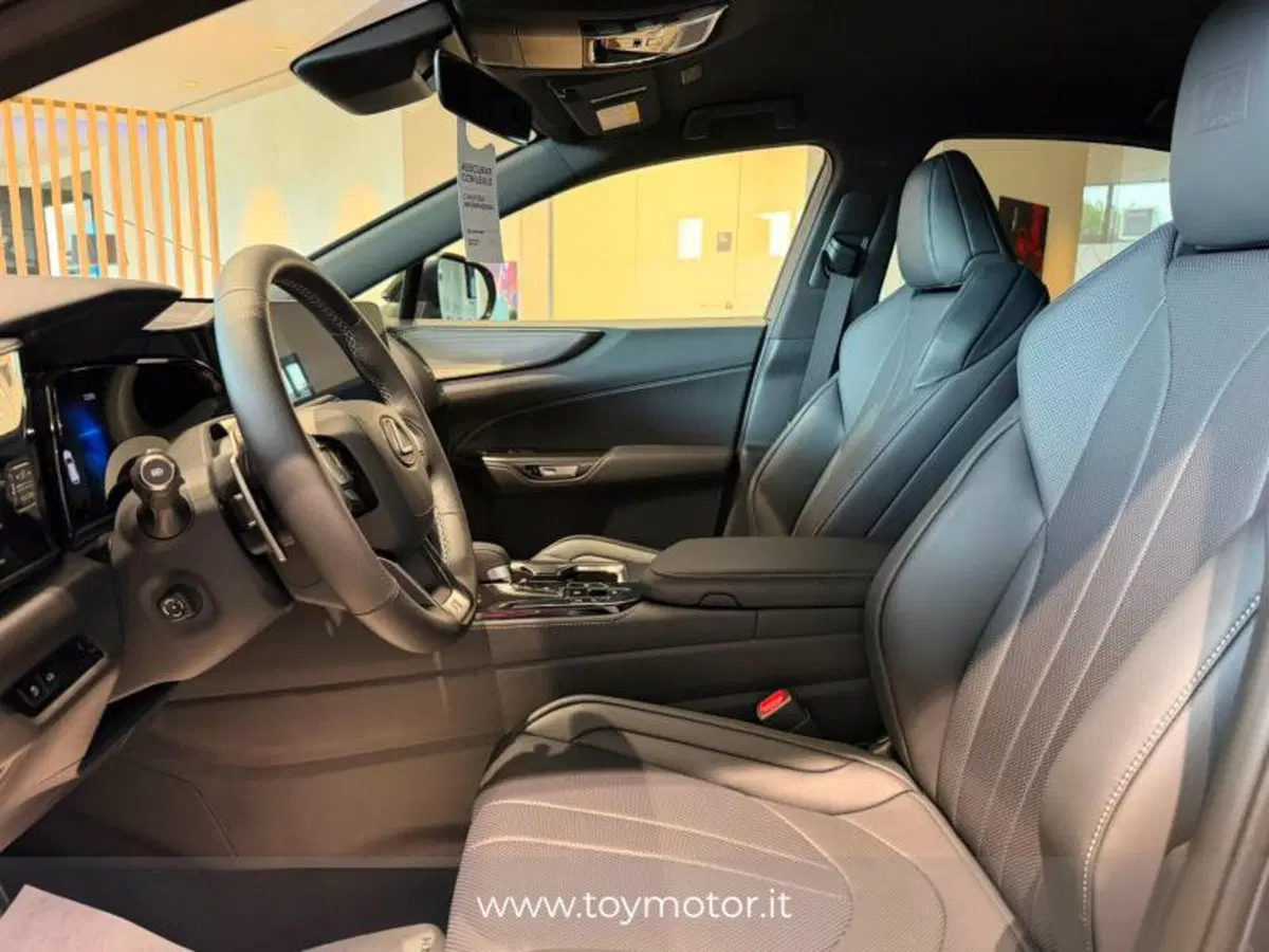 Lexus NX nuova a Perugia (11)