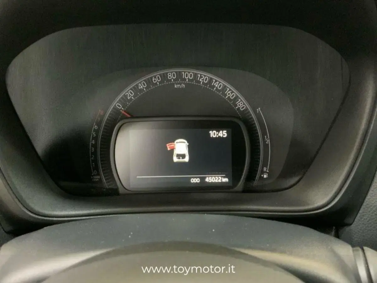 Toyota Aygo X usata a Arezzo (8)