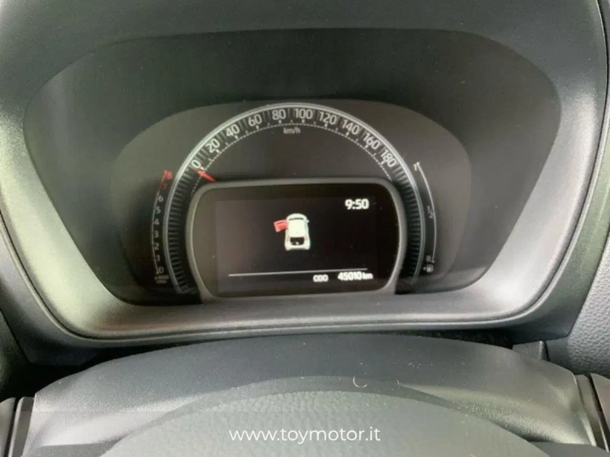 Toyota Aygo X usata a Perugia (10)