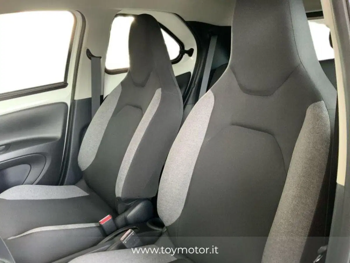Toyota Aygo X usata a Perugia (15)
