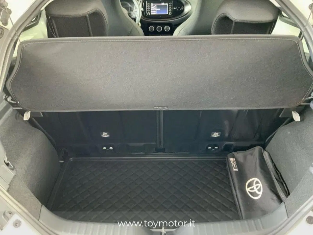 Toyota Aygo X usata a Perugia (7)